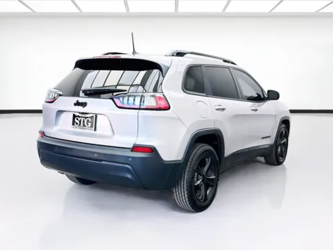 More photos of 2019 Jeep Cherokee Latitude Plus at STG Bellflower, CA