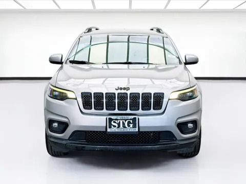 Photos of 2019 Jeep Cherokee Latitude Plus for sale in Bellflower, CA at STG Bellflower