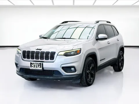 Silver 2019 Jeep Cherokee Latitude Plus for sale in Bellflower, CA