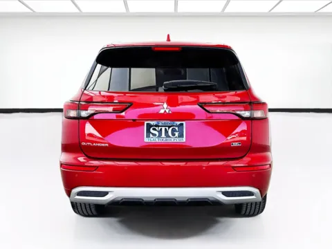 More photos of 2022 Mitsubishi Outlander SEL at STG Bellflower, CA