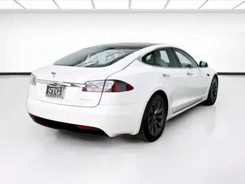 More photos of 2020 Tesla Model S Long Range at STG Bellflower, CA