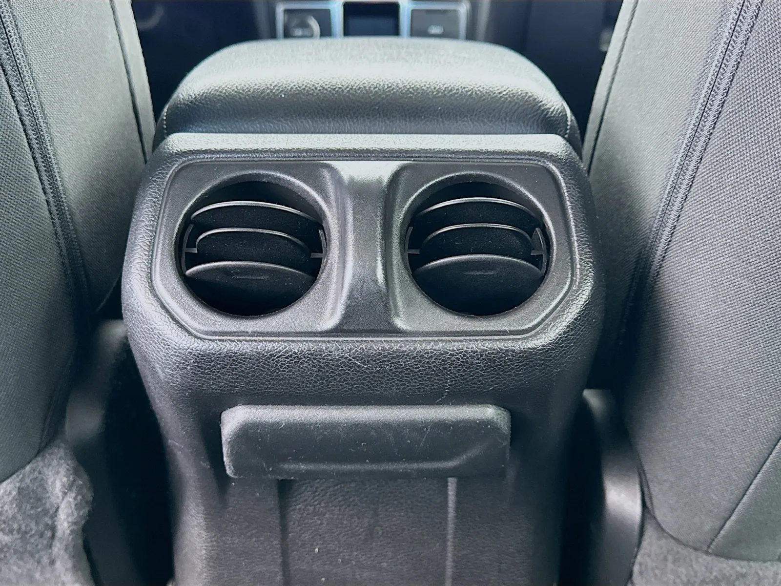 Jeep Wrangler photo 16