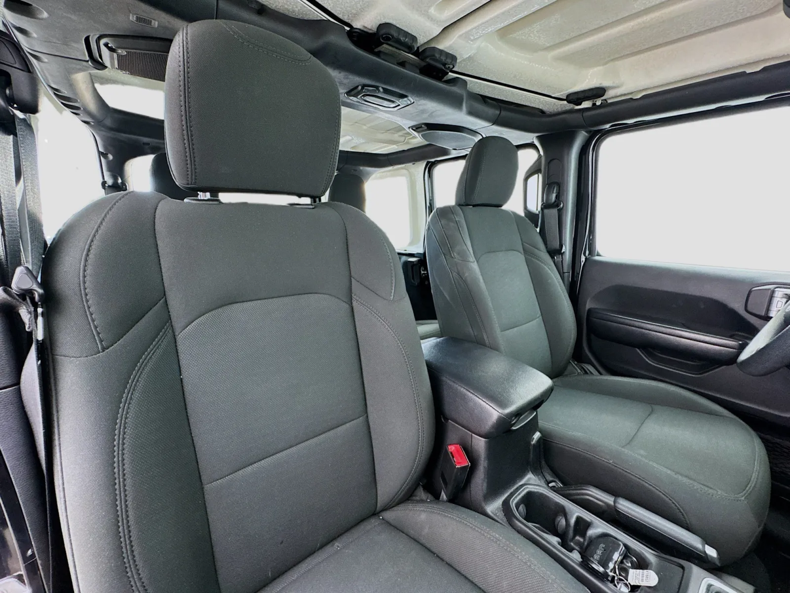 Jeep Wrangler photo 19