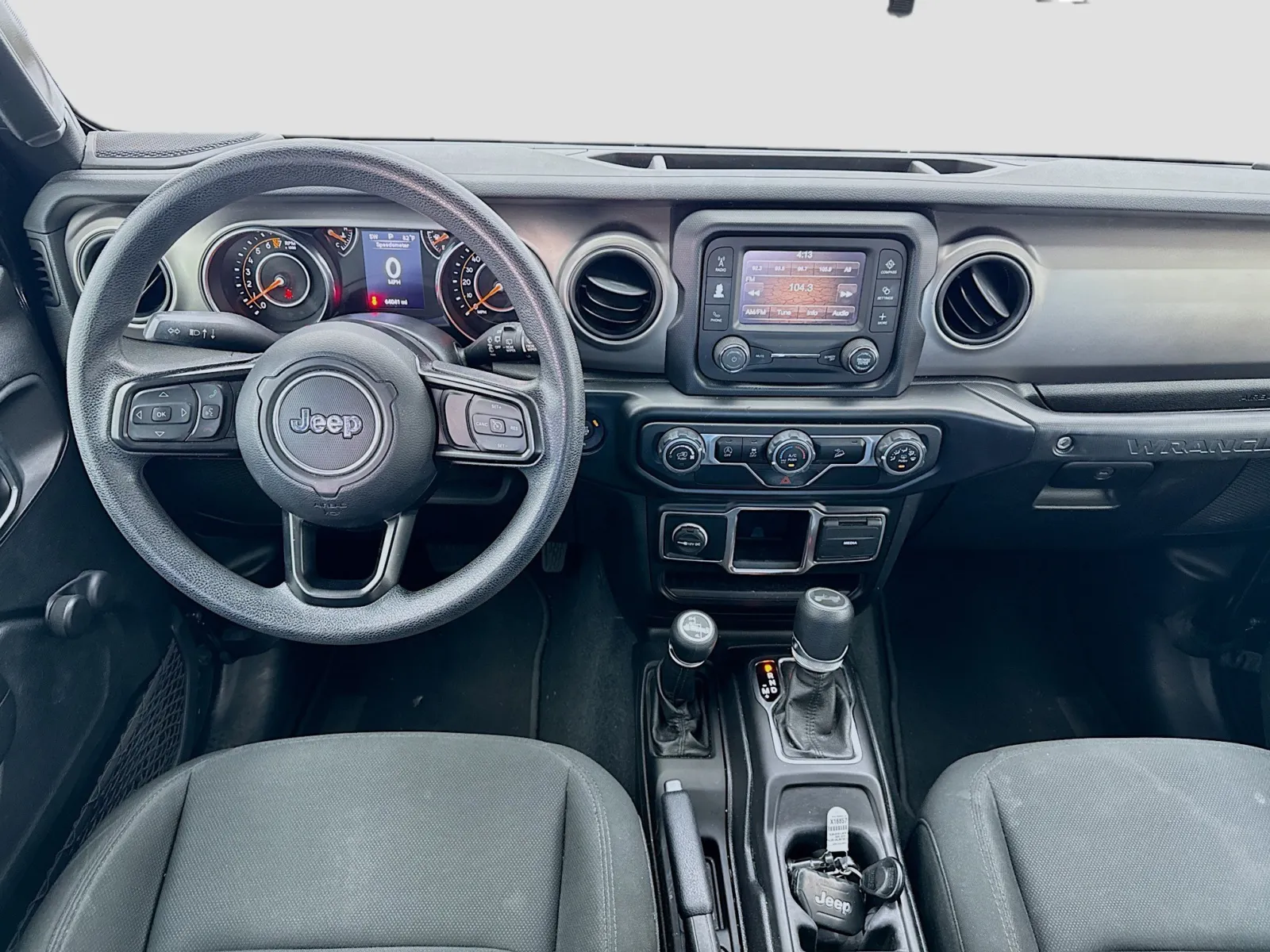 Jeep Wrangler photo 14