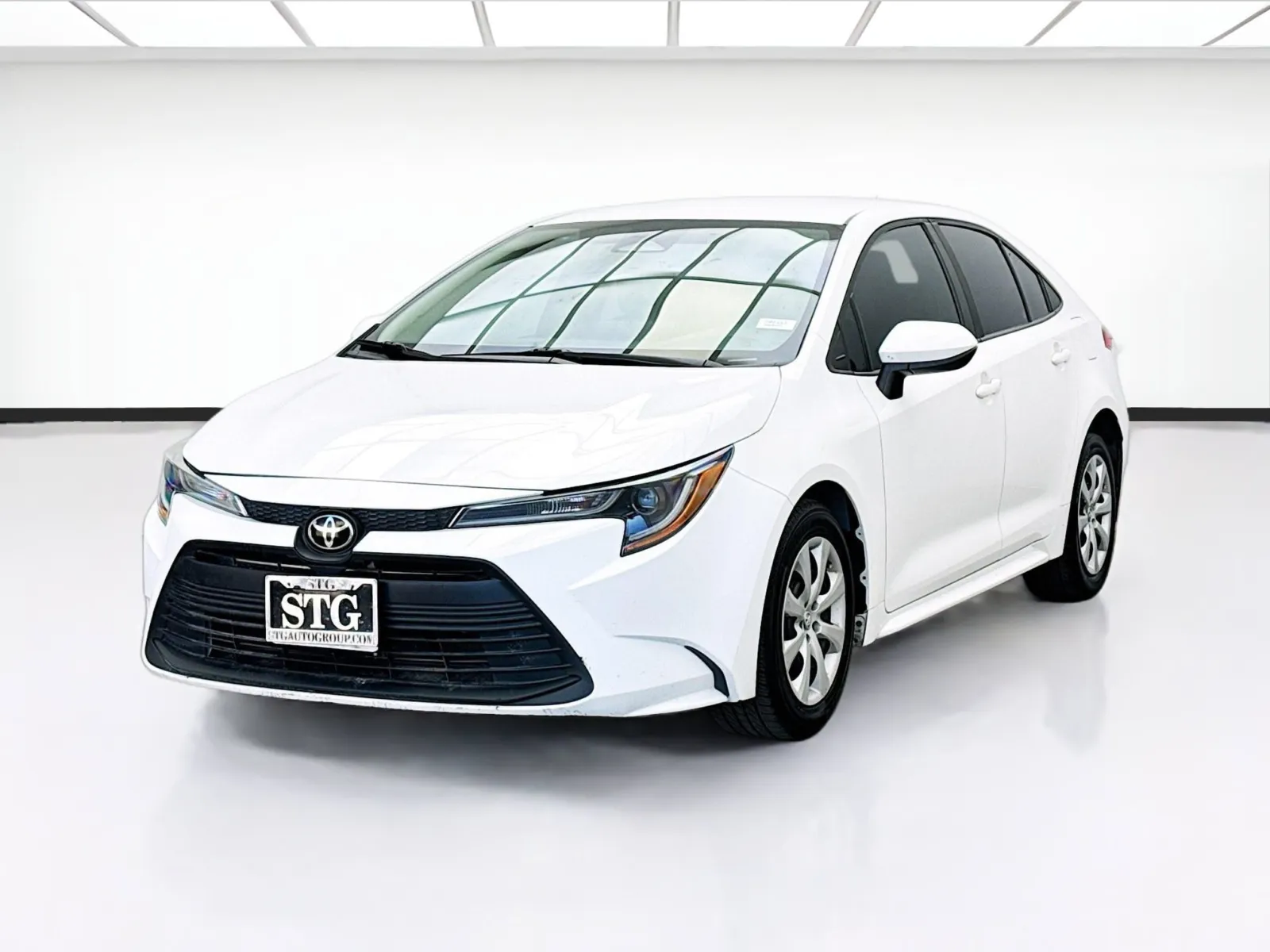 White 2023 Toyota Corolla LE for sale in Bellflower, CA