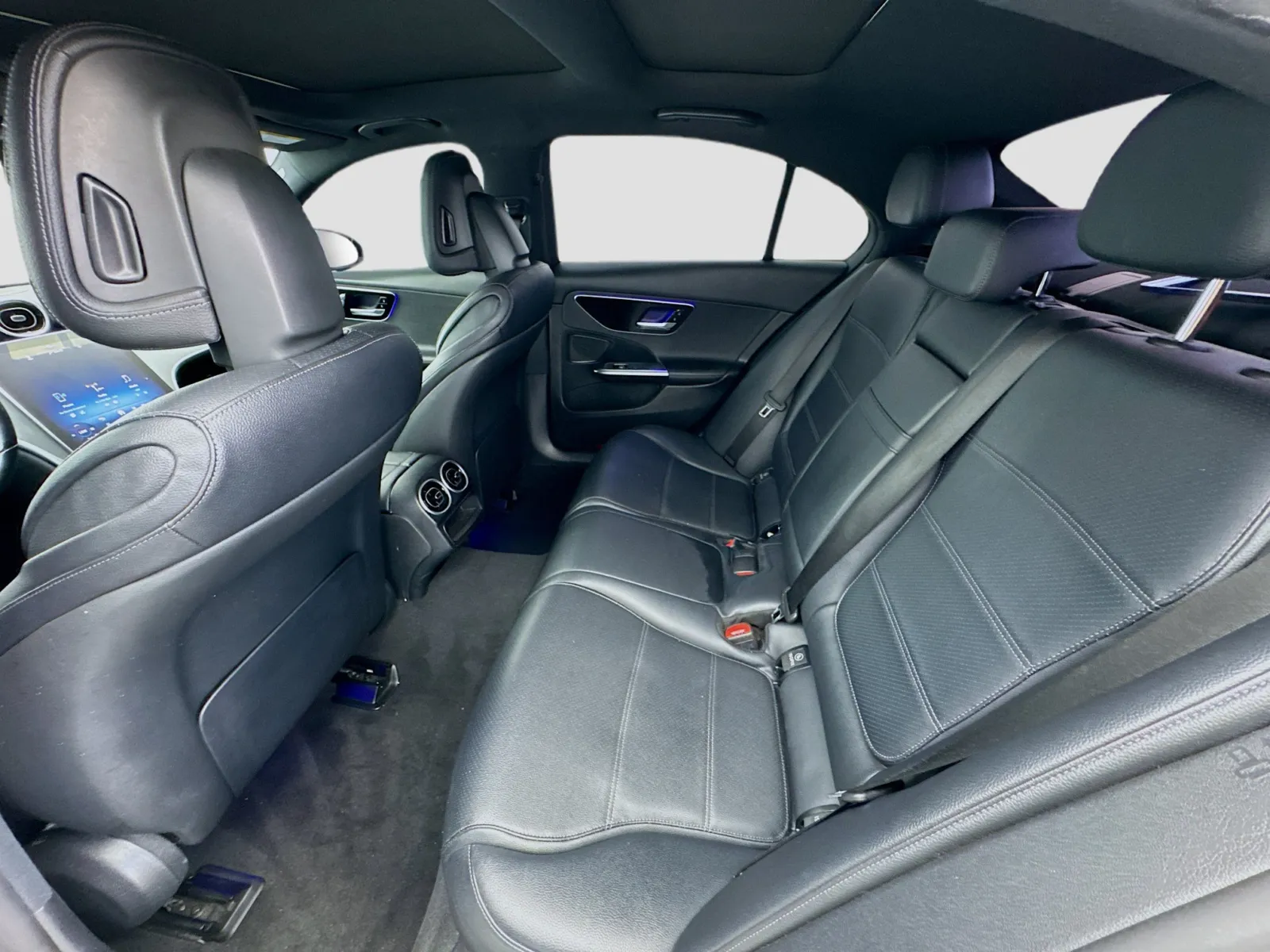 Mercedes-Benz C-Class photo 16