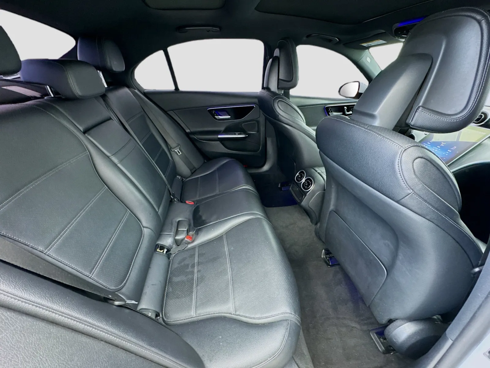 Mercedes-Benz C-Class photo 19