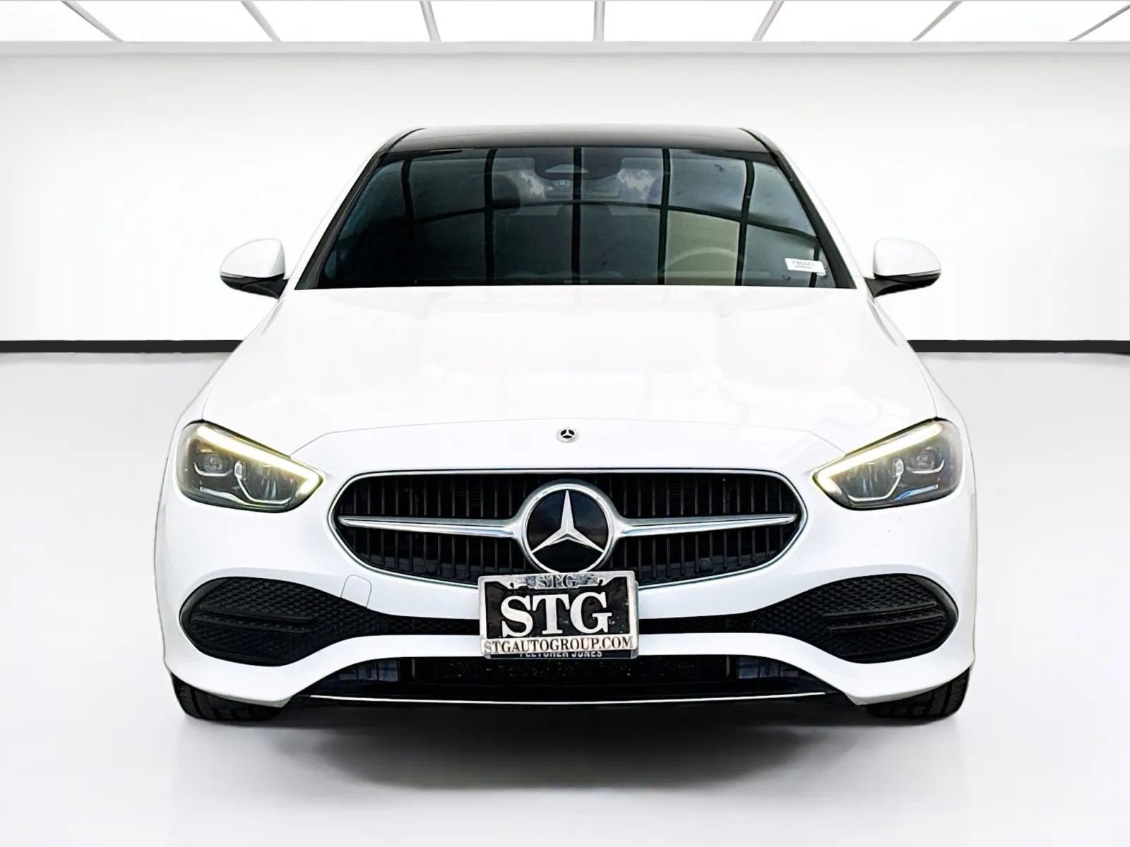 Mercedes-Benz C-Class photo 2