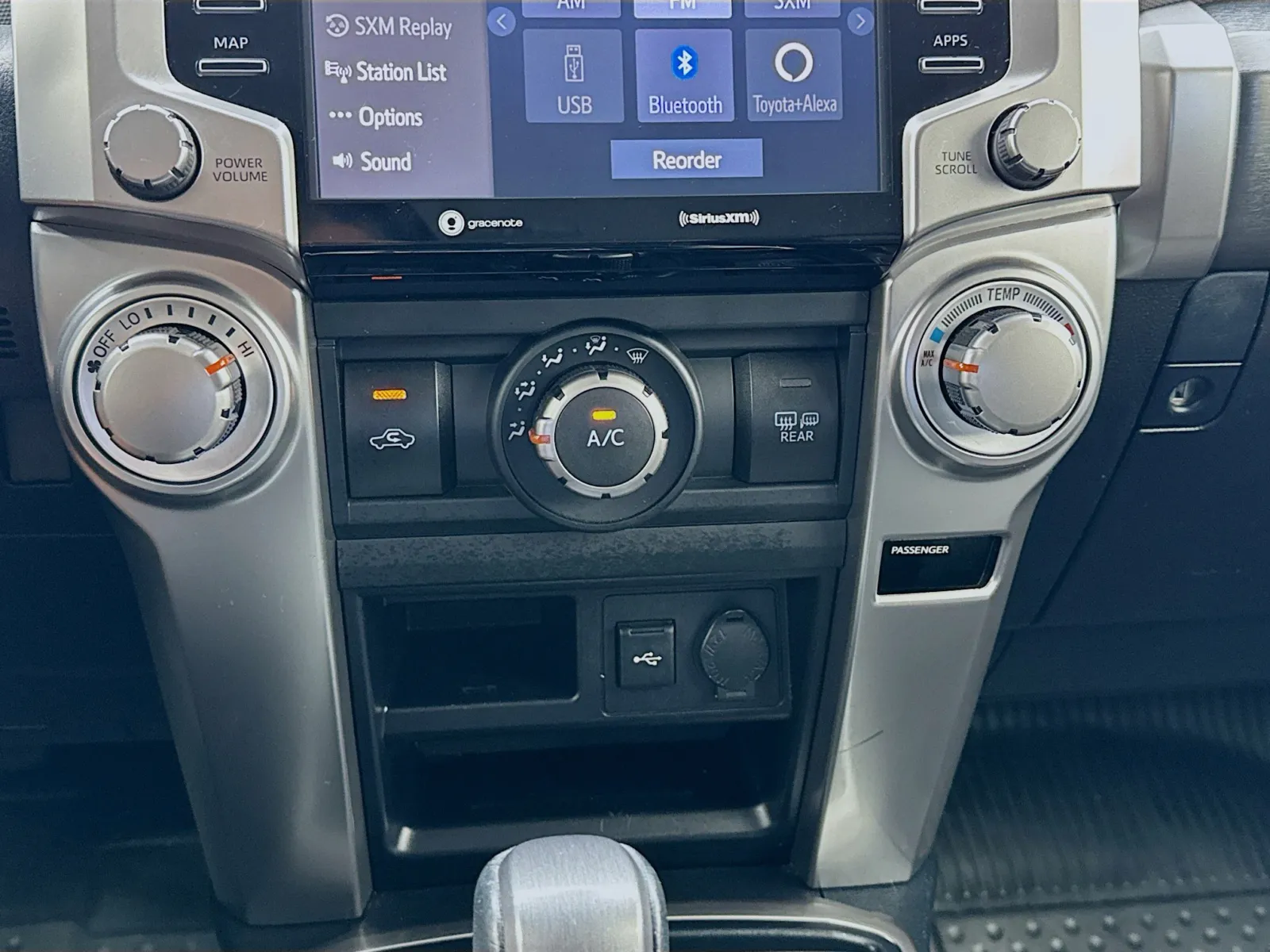 Toyota 4Runner photo 12