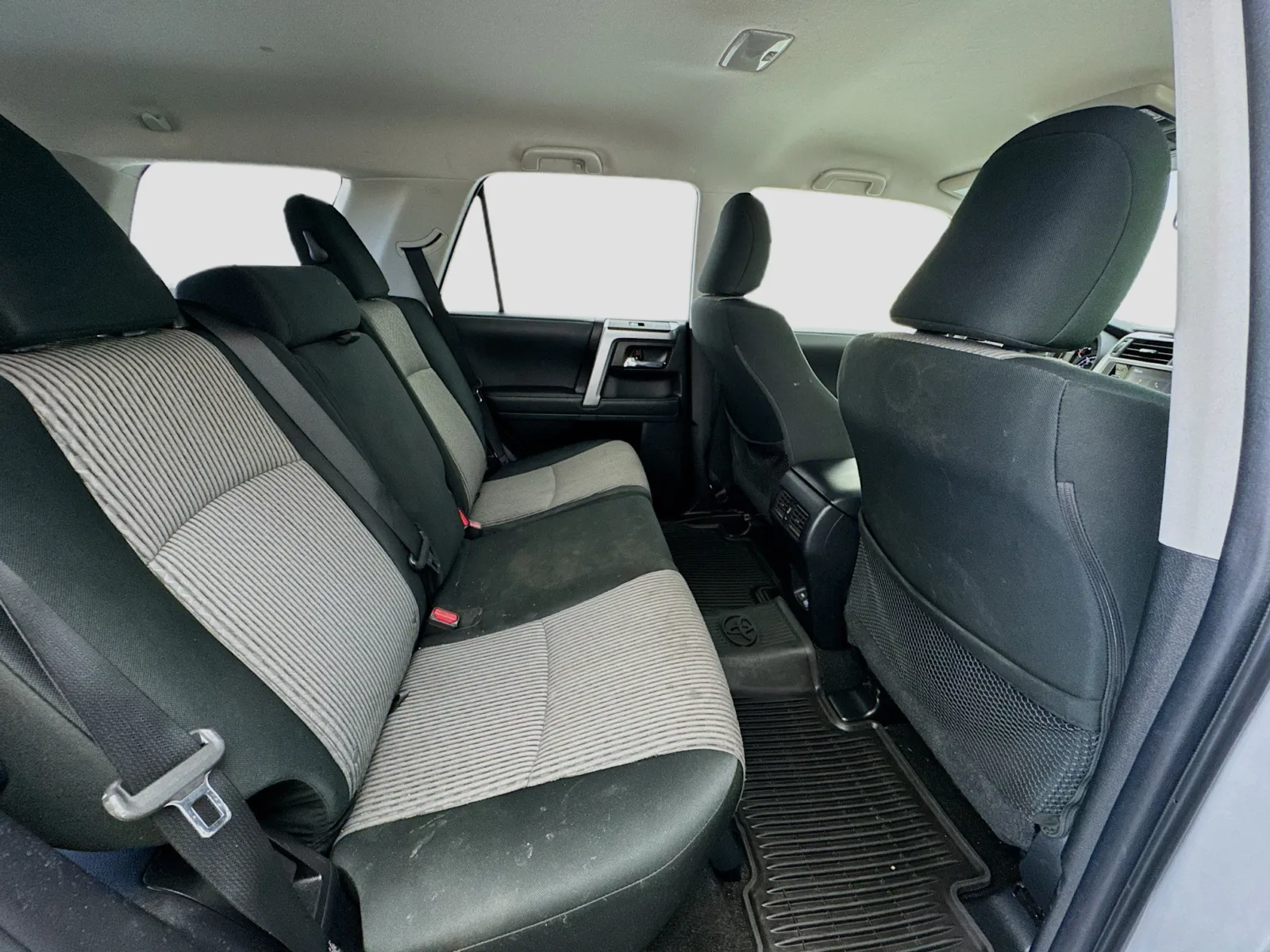 Toyota 4Runner photo 18