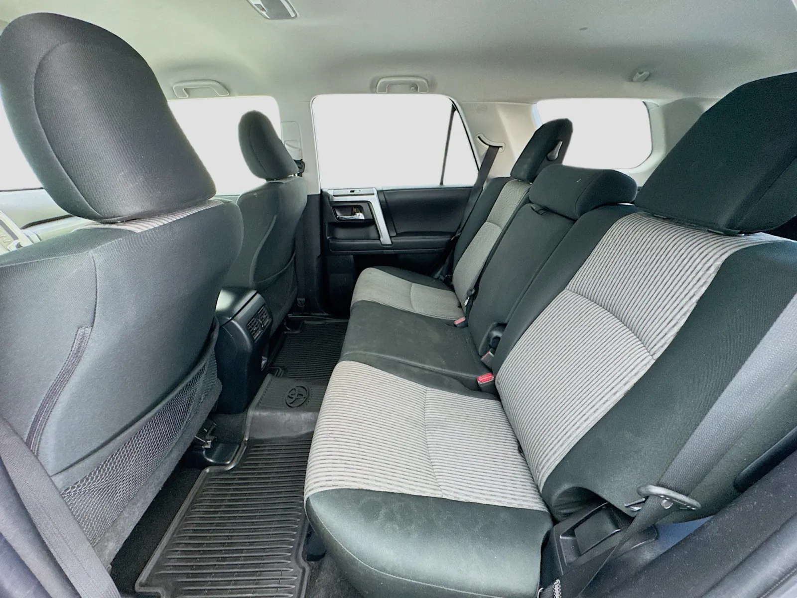 Toyota 4Runner photo 15