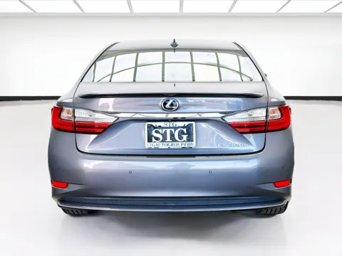 More photos of 2017 Lexus ES 300h at STG Bellflower, CA