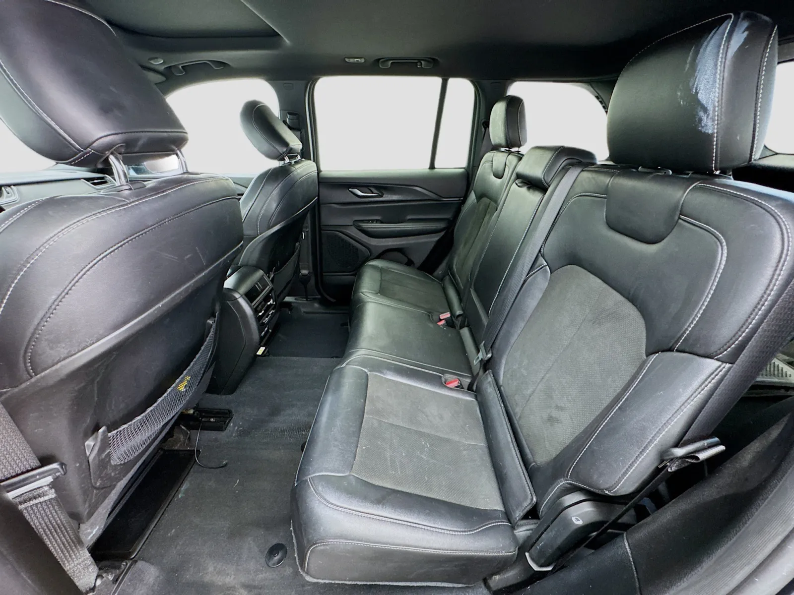 Jeep Grand Cherokee photo 16