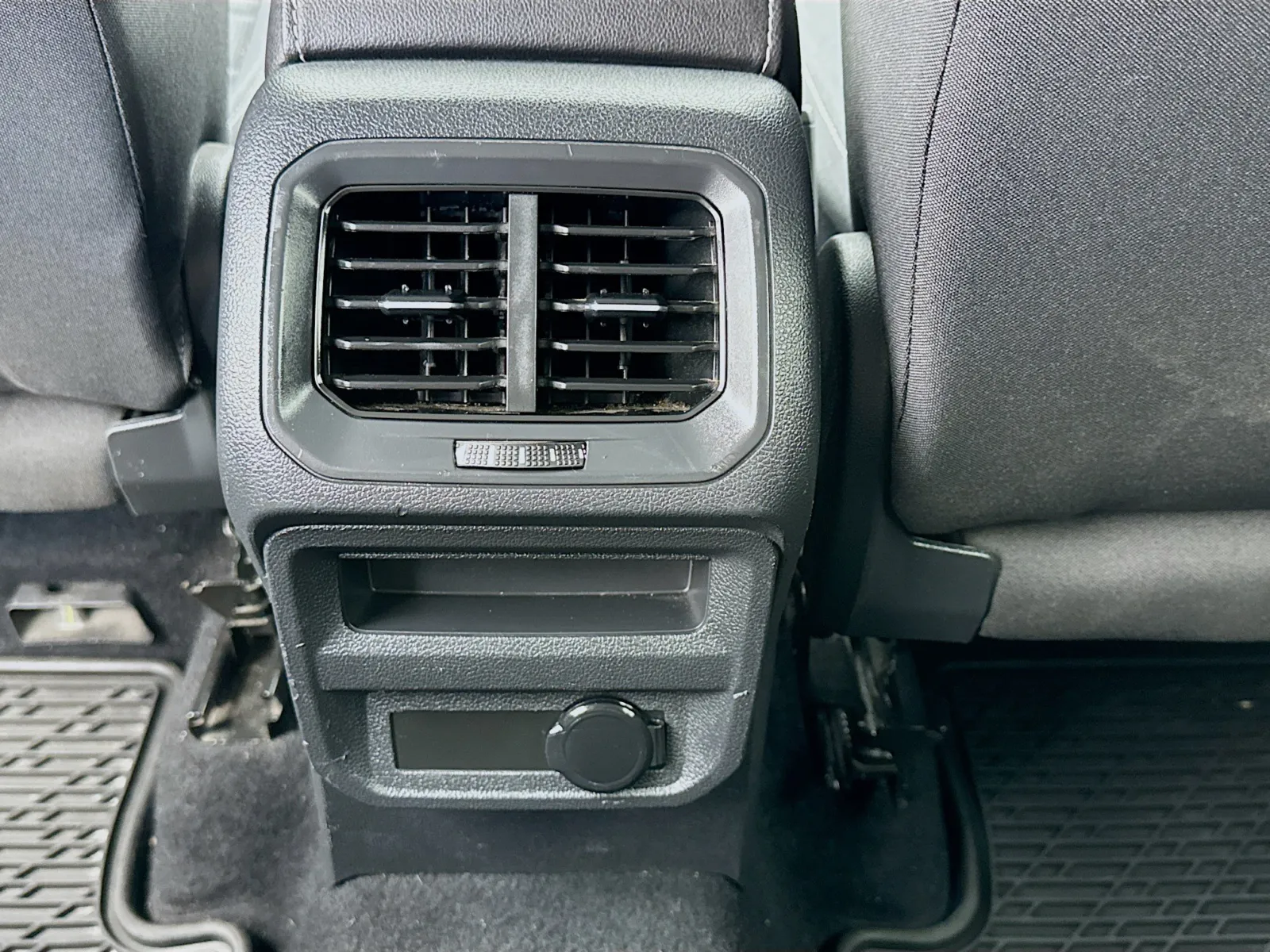 Volkswagen Tiguan photo 16