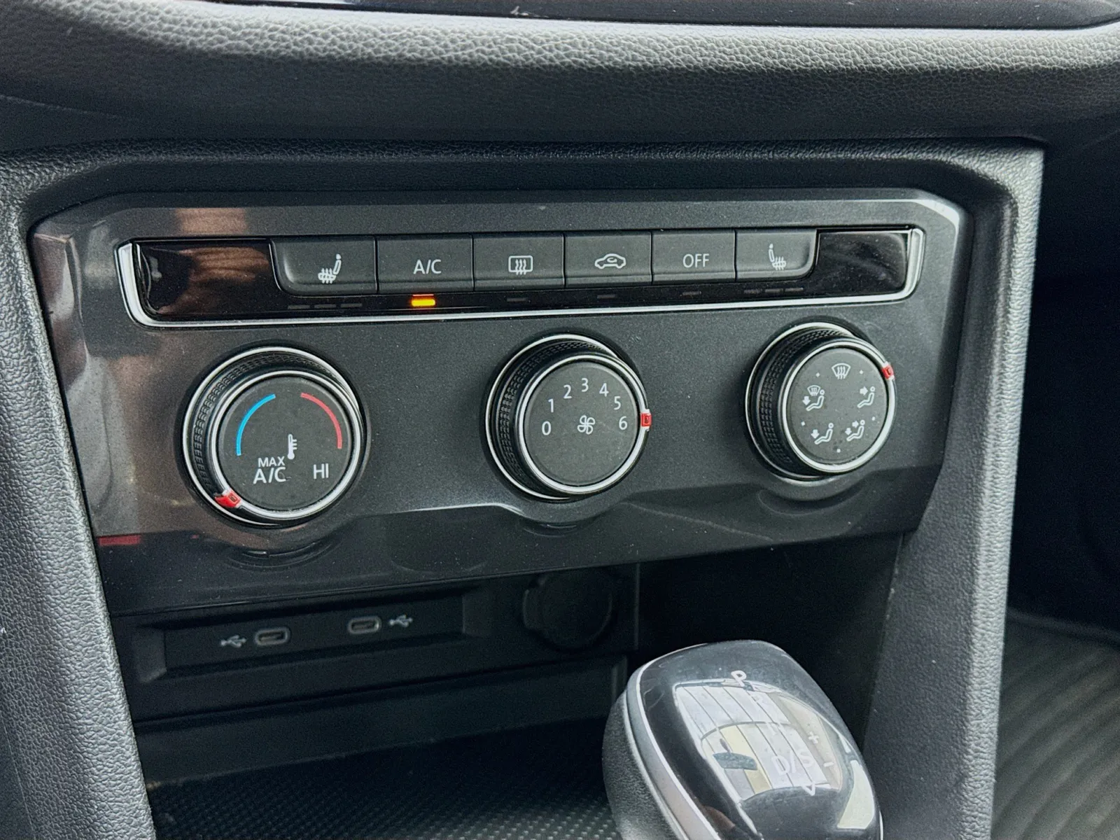 Volkswagen Tiguan photo 12