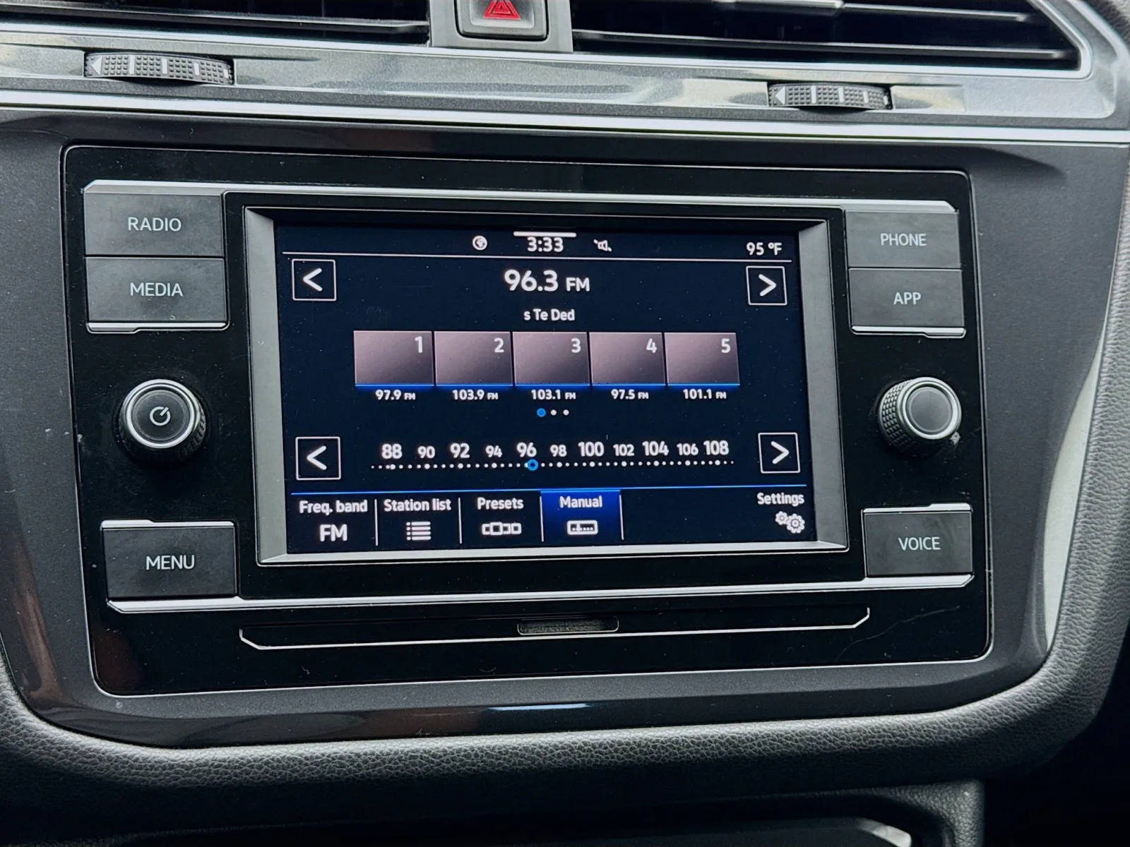 Volkswagen Tiguan photo 11