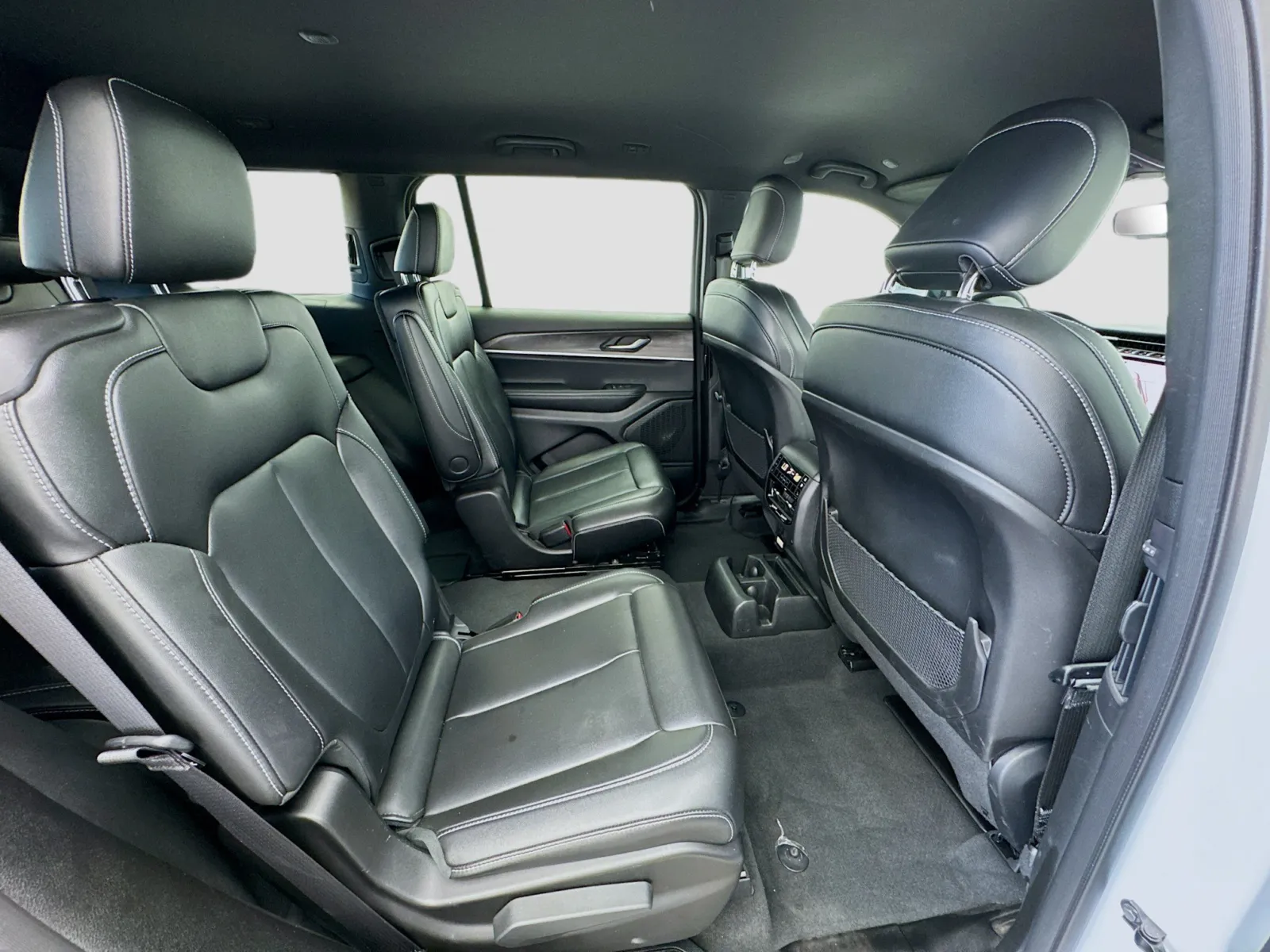 Jeep Grand Cherokee L photo 20