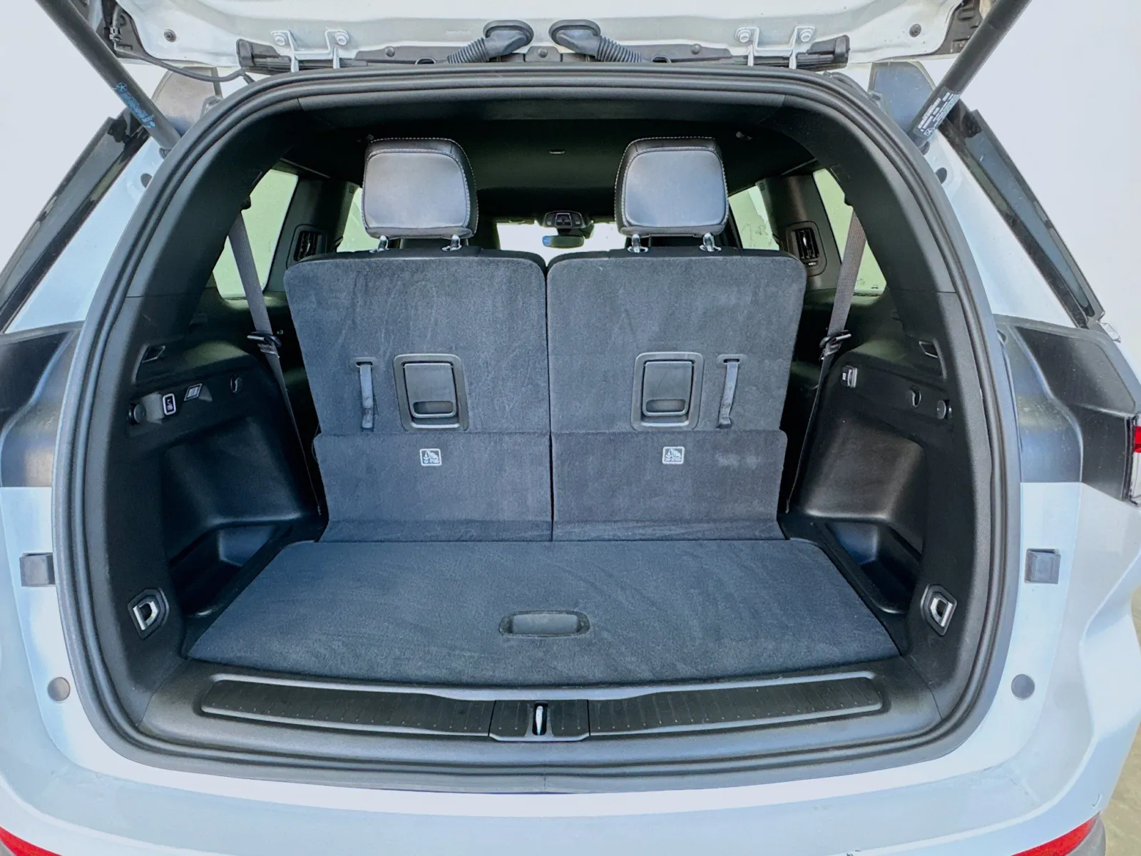 Jeep Grand Cherokee L photo 18