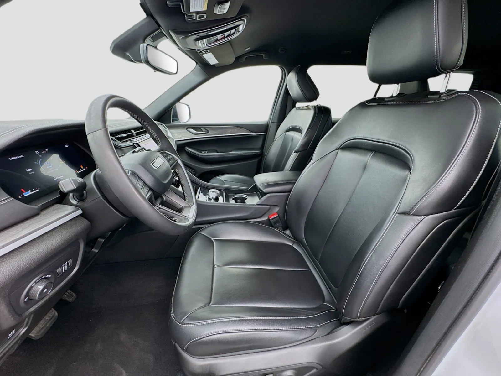 Jeep Grand Cherokee L photo 13
