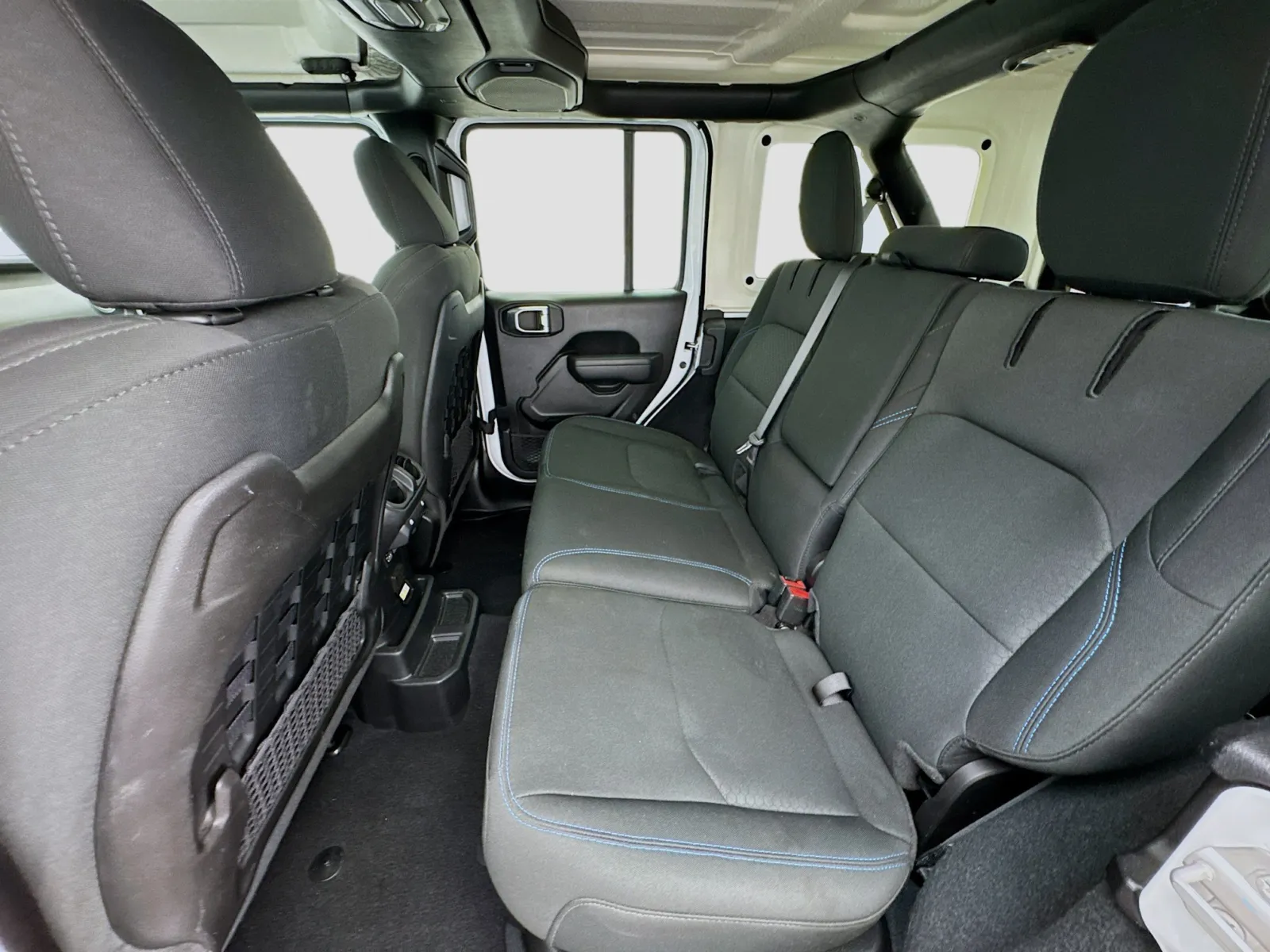 Jeep Wrangler photo 15