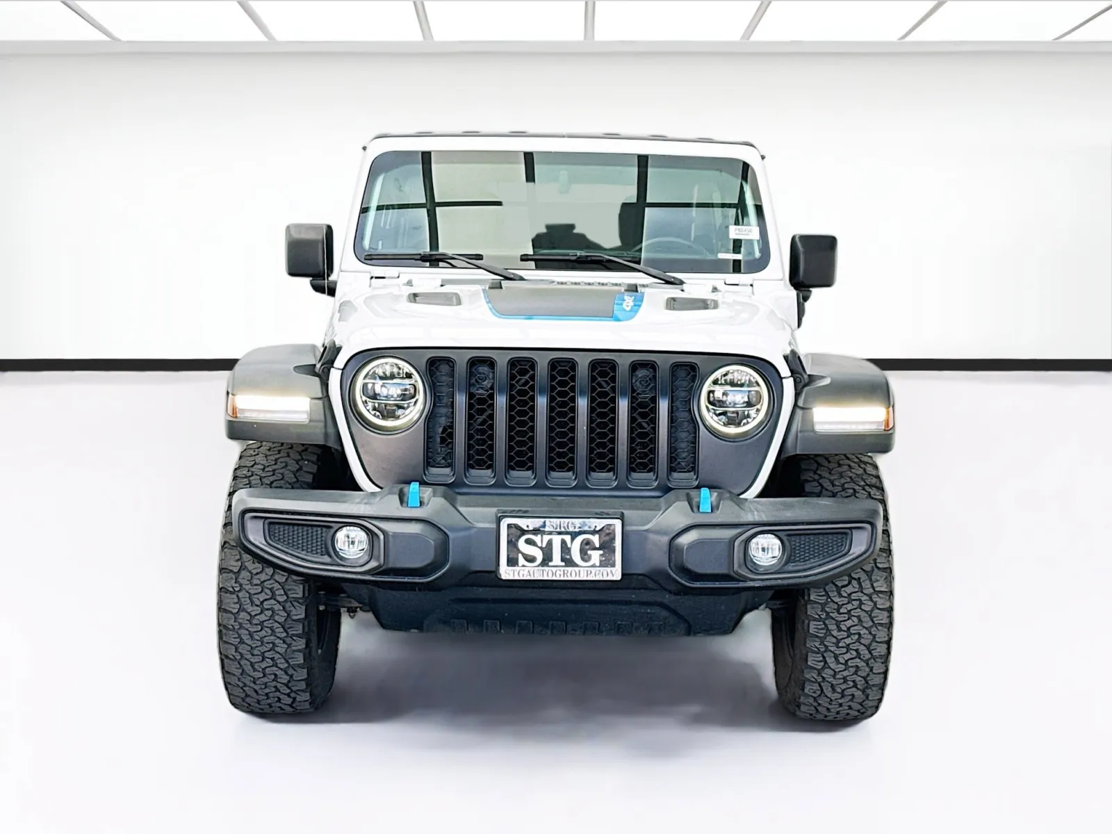 Jeep Wrangler photo 2