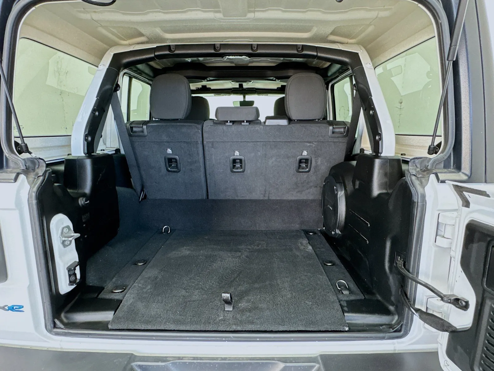 Jeep Wrangler photo 18