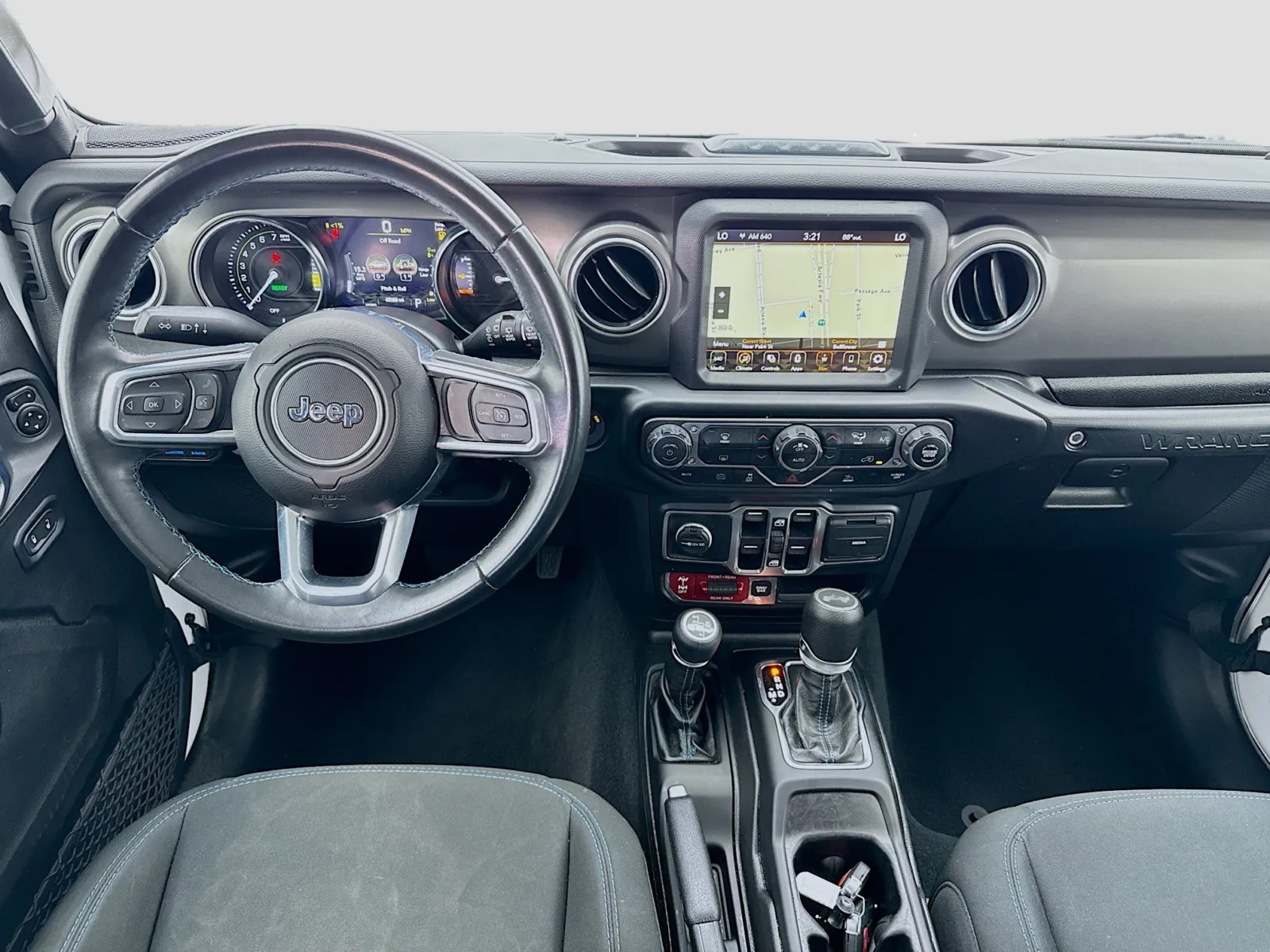Jeep Wrangler photo 14