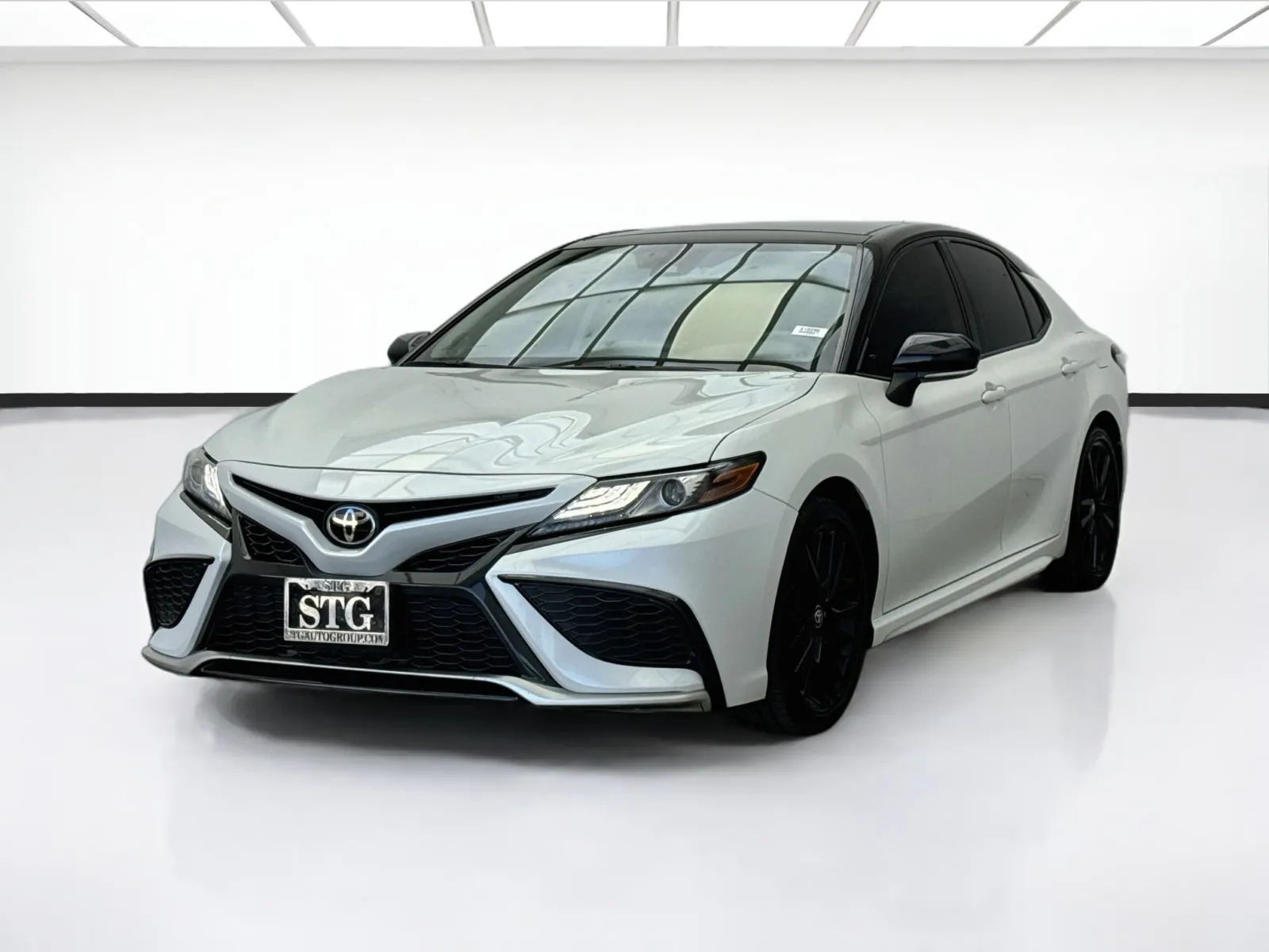 Black 2023 Toyota Camry XSE V6 for sale in Bellflower, CA
