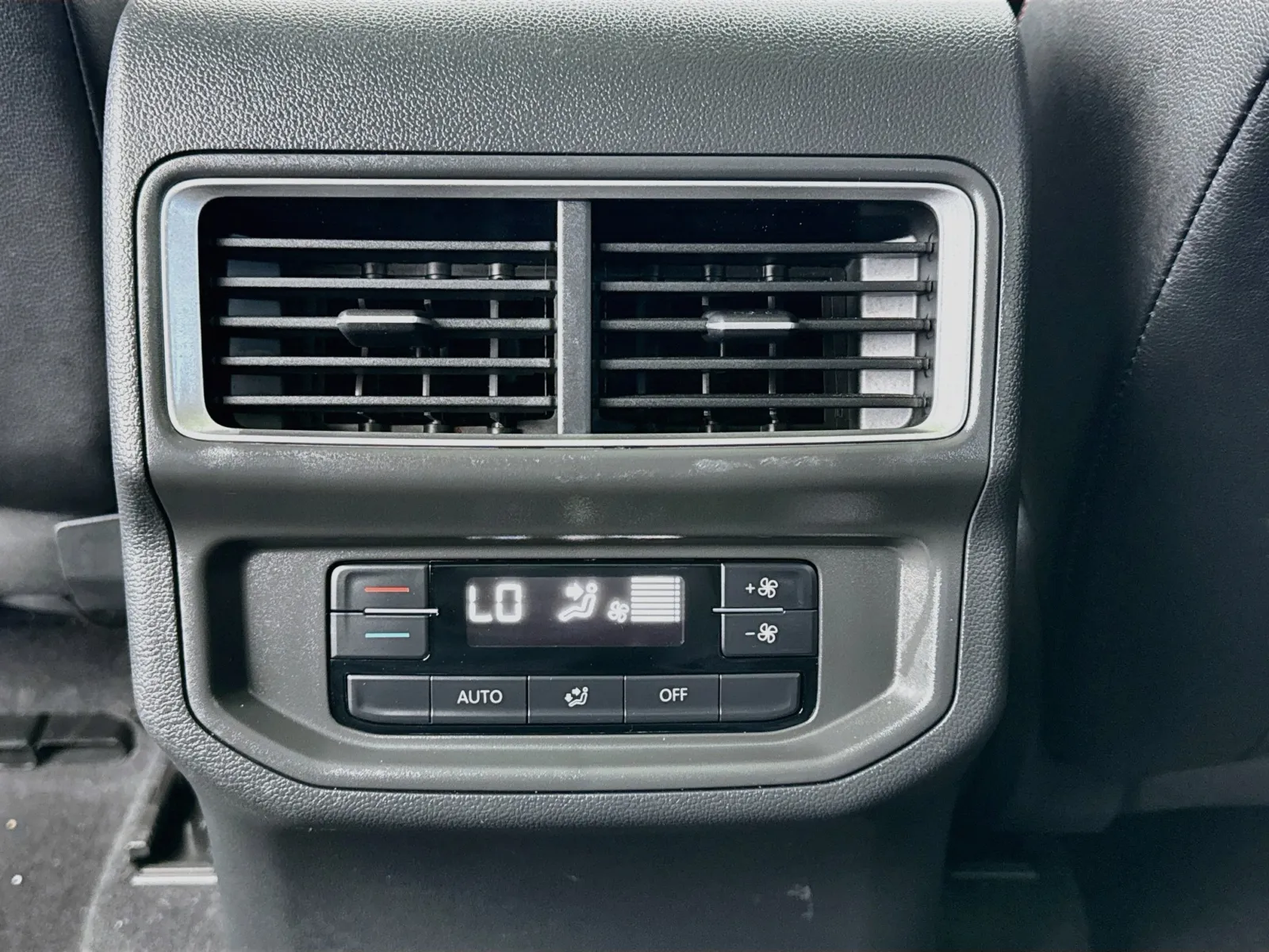 Volkswagen Atlas photo 17