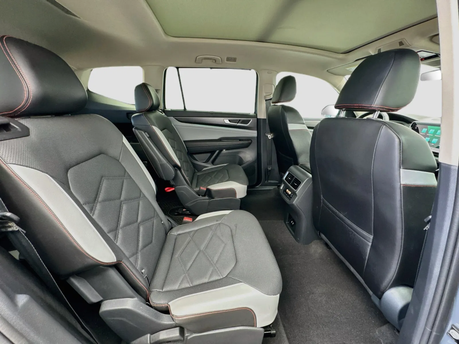 Volkswagen Atlas photo 20