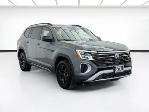Another view of 2024 Volkswagen Atlas 2.0T Peak Edition SE w/Technology for sale in Bellflower, CA at STG Bellflower