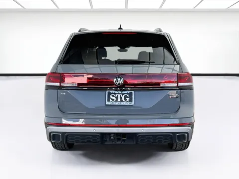 More photos of 2024 Volkswagen Atlas 2.0T Peak Edition SE w/Technology at STG Bellflower, CA