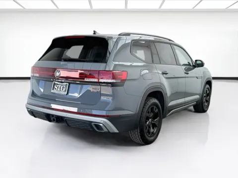 More photos of 2024 Volkswagen Atlas 2.0T Peak Edition SE w/Technology at STG Bellflower, CA