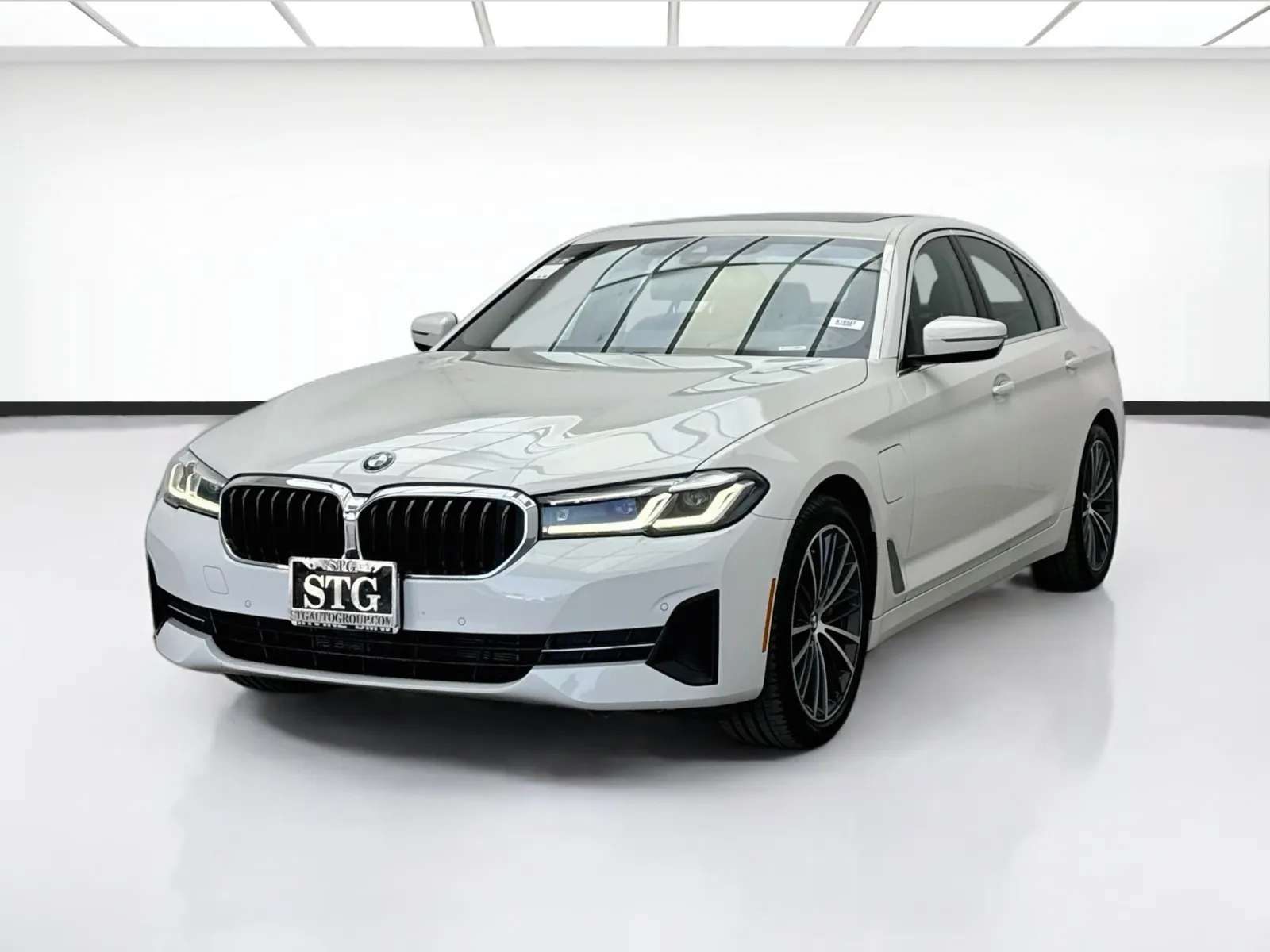 White 2021 BMW 5 Series 530e iPerformance for sale in Bellflower, CA