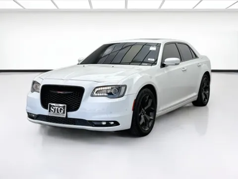 White 2022 Chrysler 300 S for sale in Bellflower, CA