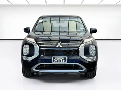 Photos of 2025 Mitsubishi Outlander SE for sale in Bellflower, CA at STG Bellflower