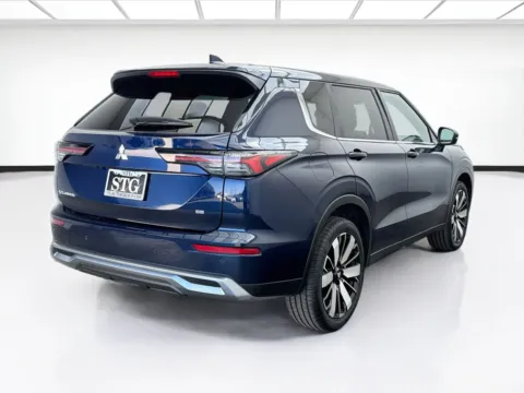 More photos of 2025 Mitsubishi Outlander SE at STG Bellflower, CA