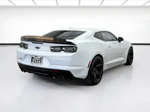 More photos of 2021 Chevrolet Camaro SS 1SS w/1LE Track Performance Package at STG Bellflower, CA
