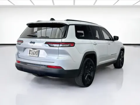 More photos of 2022 Jeep Grand Cherokee L Altitude at STG Bellflower, CA
