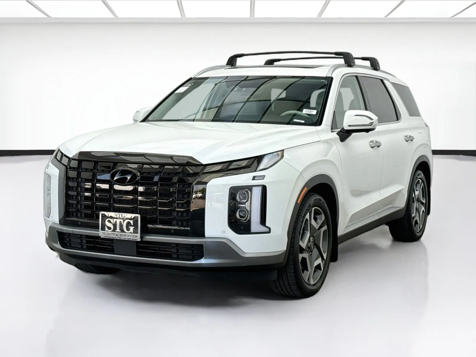 White 2023 Hyundai Palisade Limited for sale in Bellflower, CA