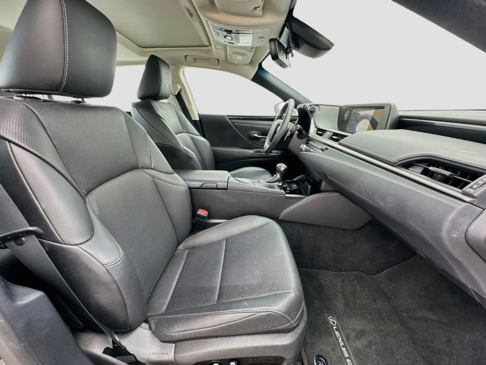 Lexus ES photo 20