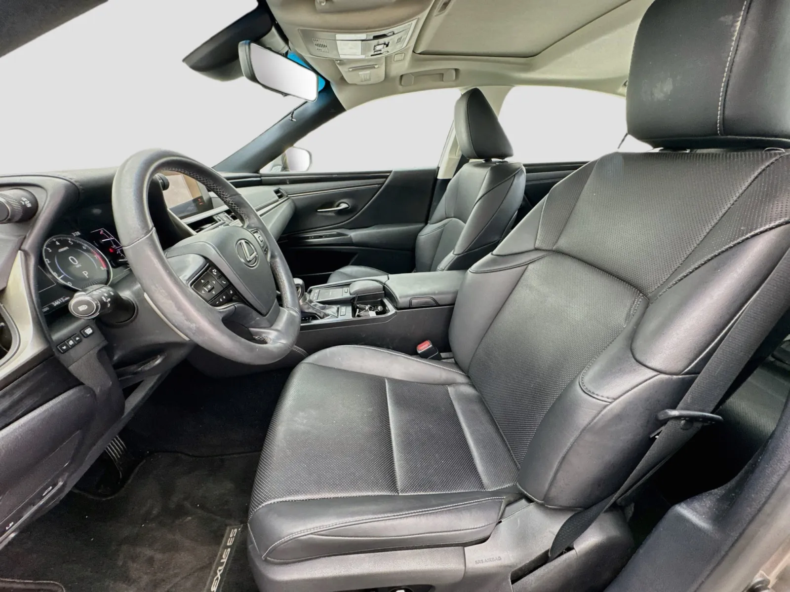 Lexus ES photo 13
