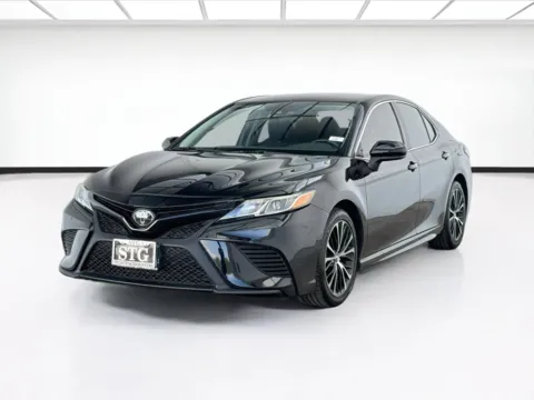 Black 2019 Toyota Camry SE for sale in Bellflower, CA