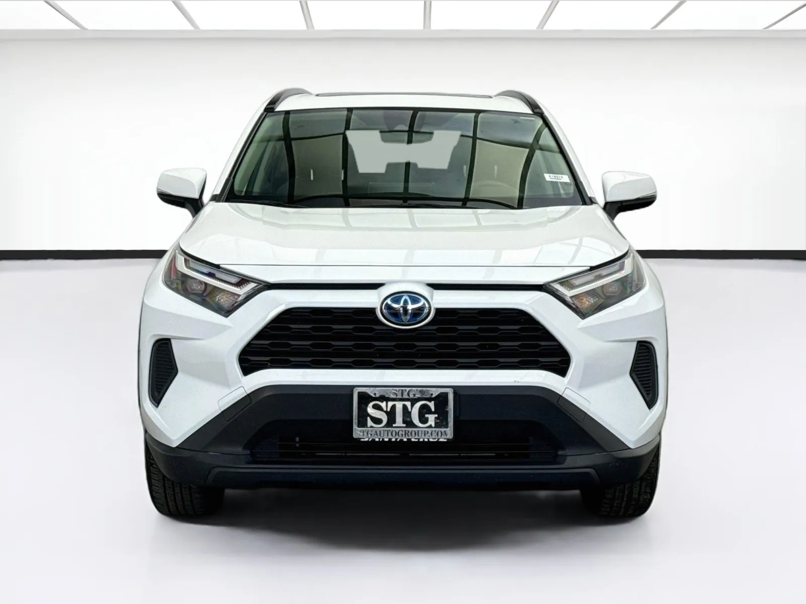 Toyota RAV4 photo 2