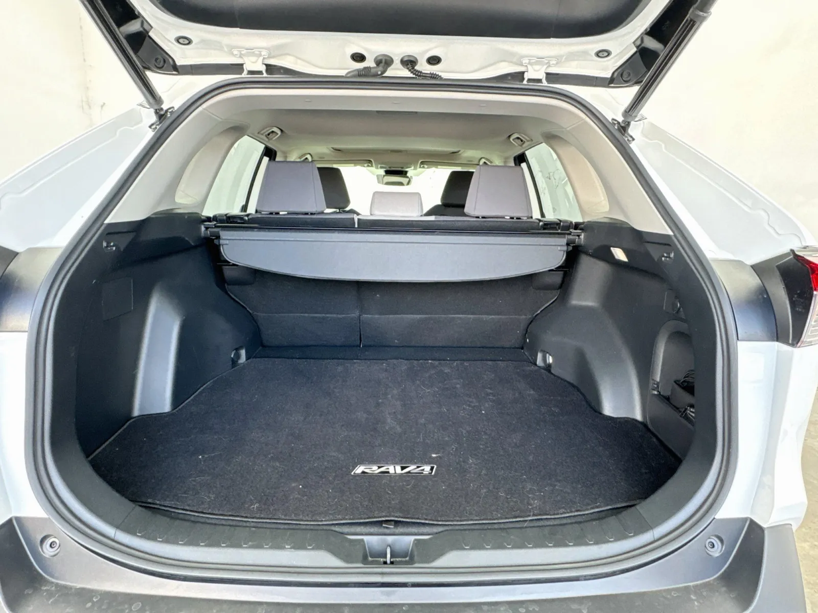 Toyota RAV4 photo 18