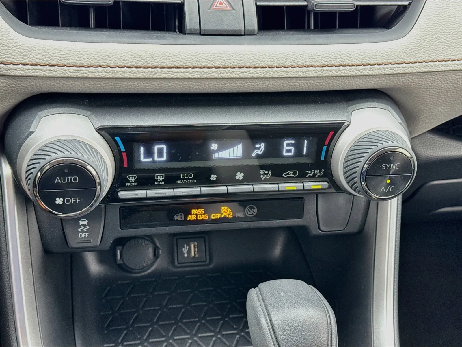 Toyota RAV4 photo 12