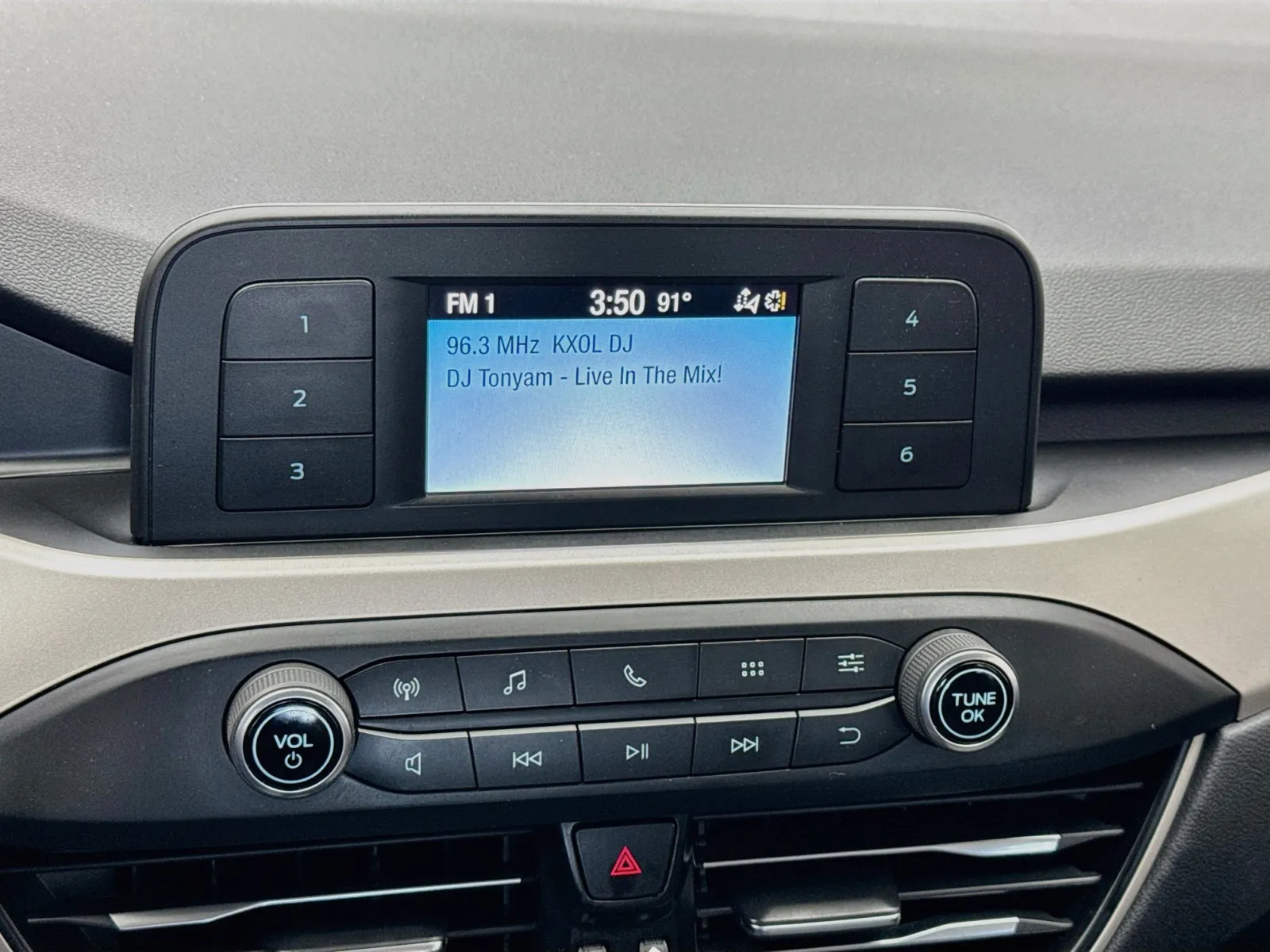 Ford Escape photo 11