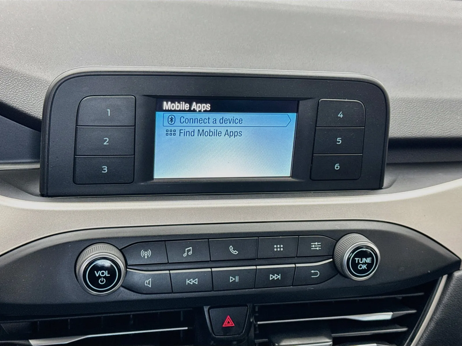 Ford Escape photo 9