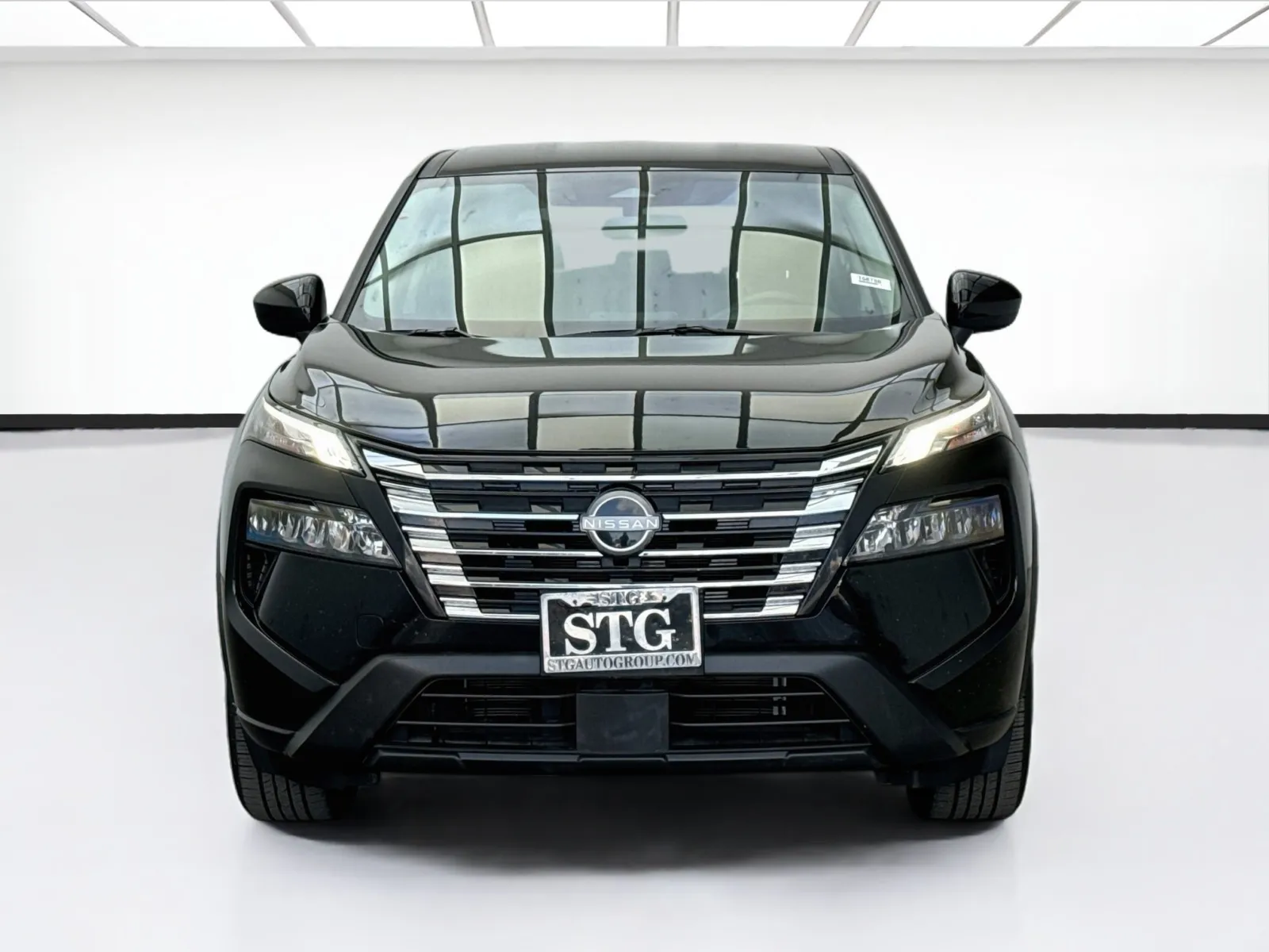 Nissan Rogue photo 2
