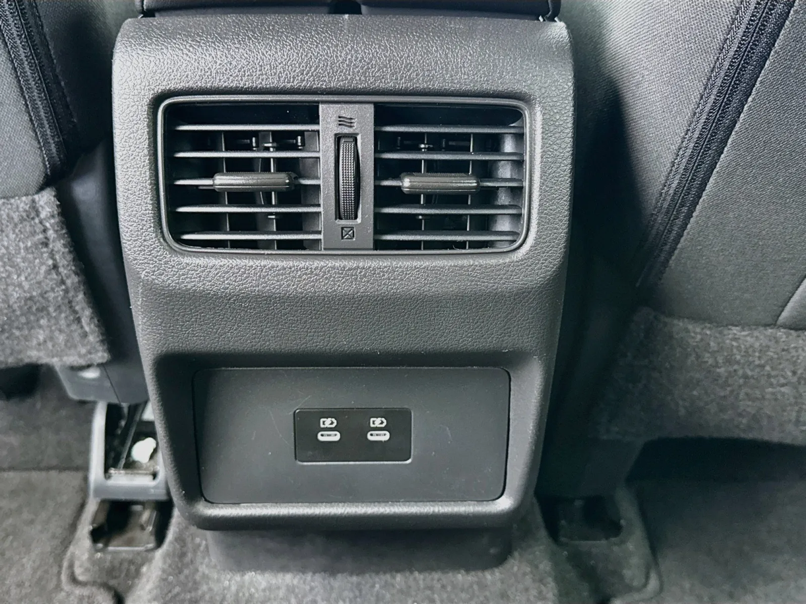 Nissan Rogue photo 16